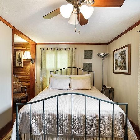 Hocking Hills Inn Logan Exteriör bild